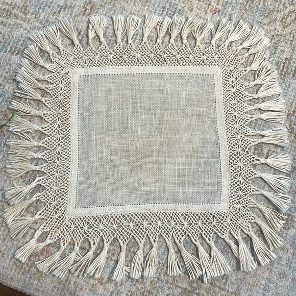 Vintage doily - Picture 3 of 8